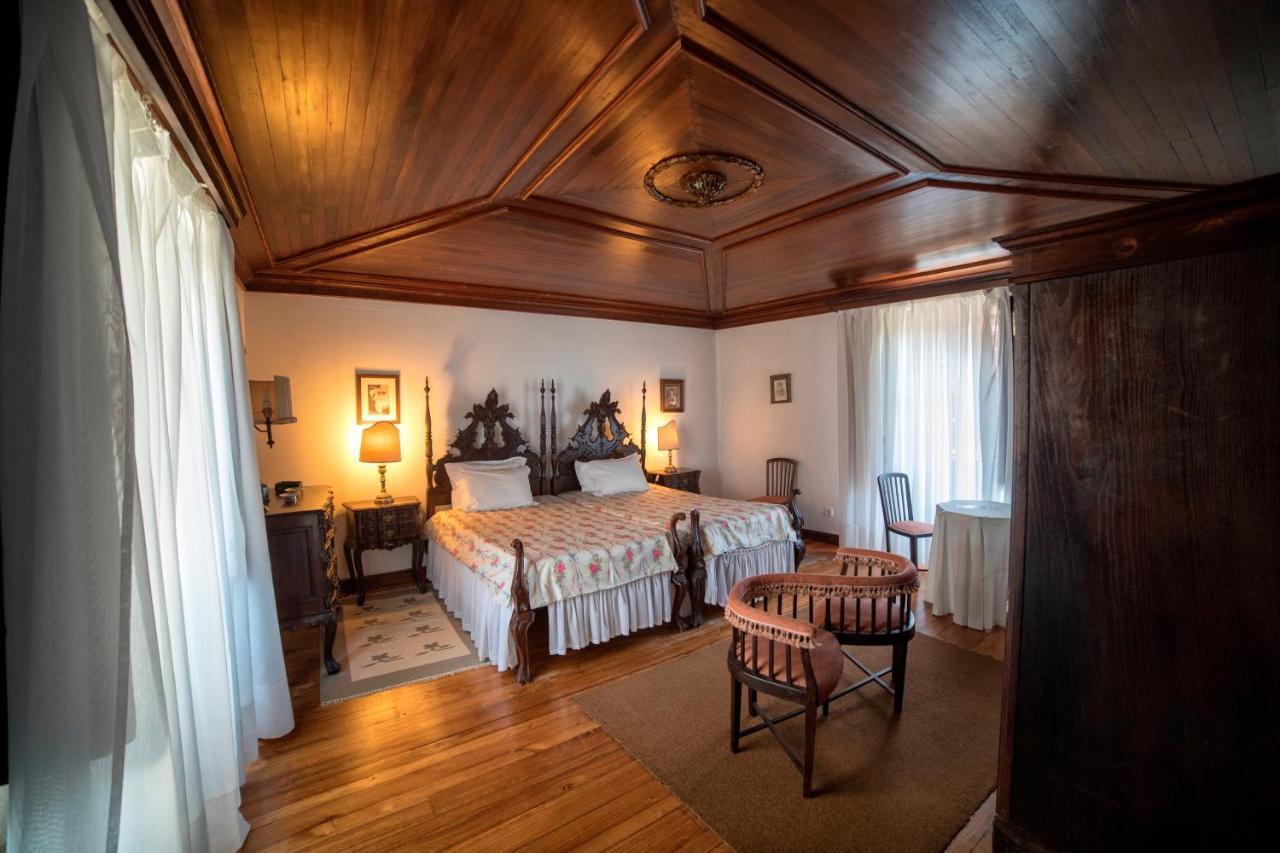 Bed and Breakfast Casa Dos Assentos De Quintiaes Барселуш Экстерьер фото