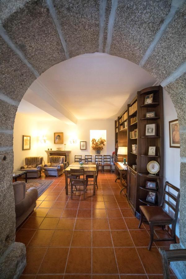 Bed and Breakfast Casa Dos Assentos De Quintiaes Барселуш Экстерьер фото