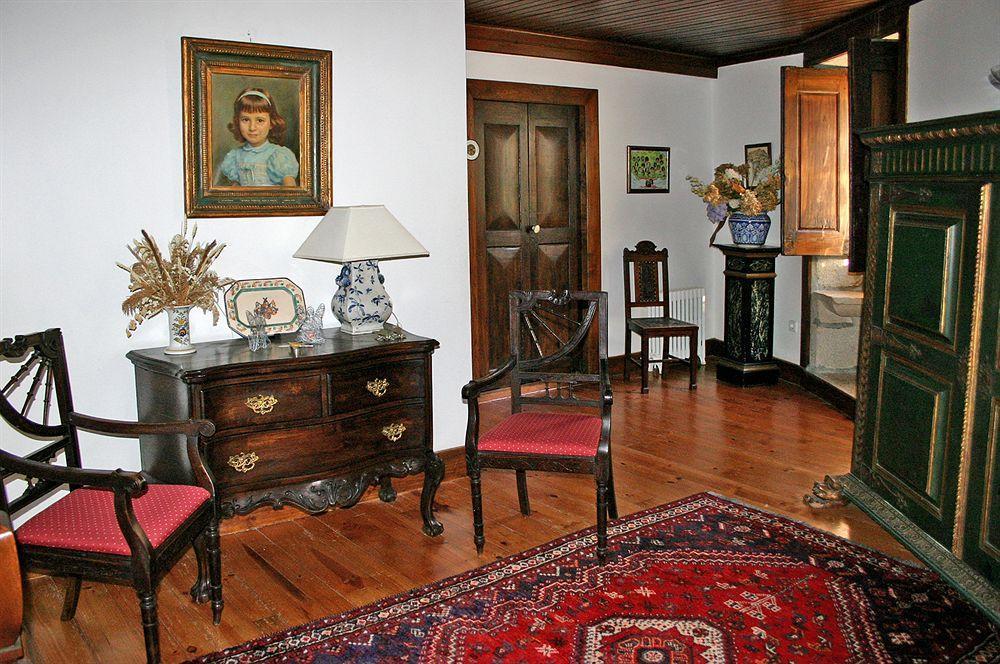 Bed and Breakfast Casa Dos Assentos De Quintiaes Барселуш Экстерьер фото