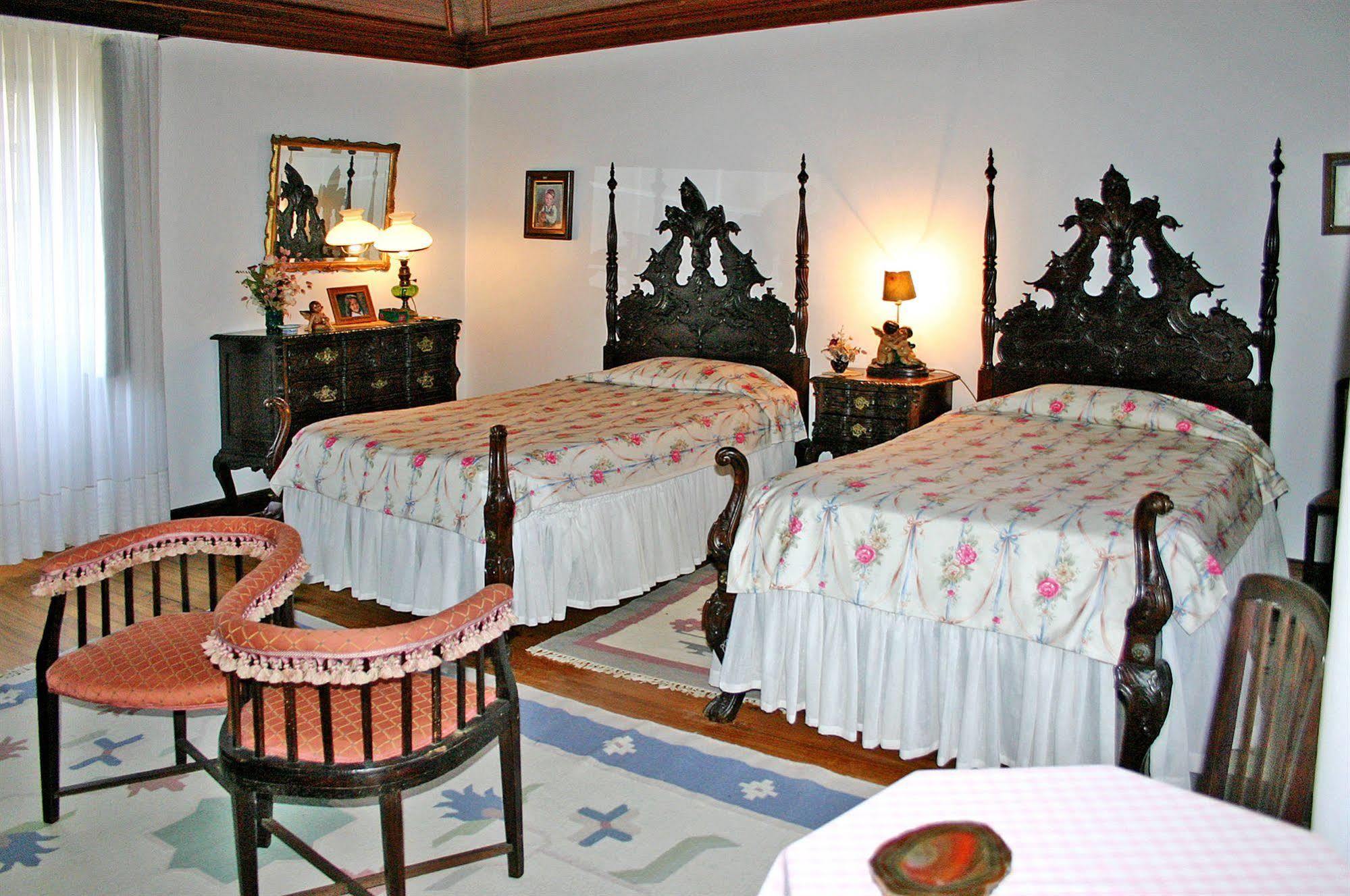 Bed and Breakfast Casa Dos Assentos De Quintiaes Барселуш Экстерьер фото